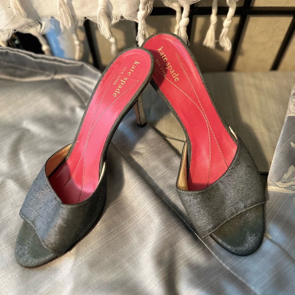 Kate Spade Gray and Pink Heels Elegant Design
